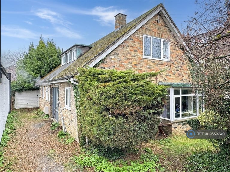 2 bedroom flat in Stretten Avenue, Cambridge, CB4 (2 bed) (#2653249)