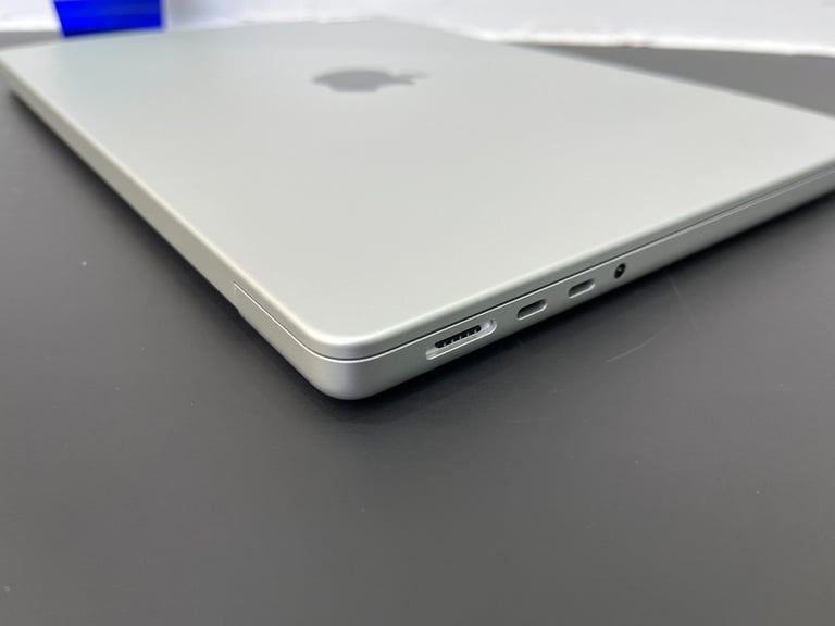 Apple MacBook Pro M4 14'' 16GB Ram 500GB SSD Adobe 2024 Logic Pro 11