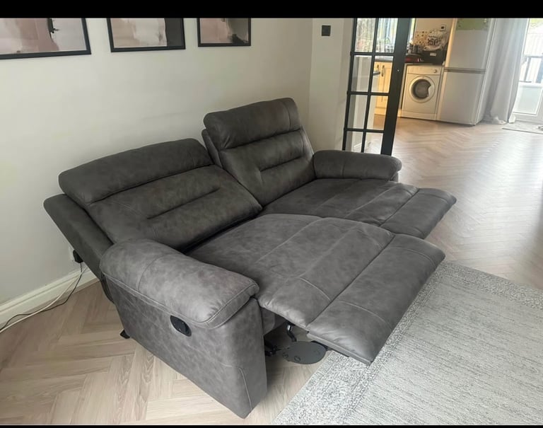3 seater recliner sofa