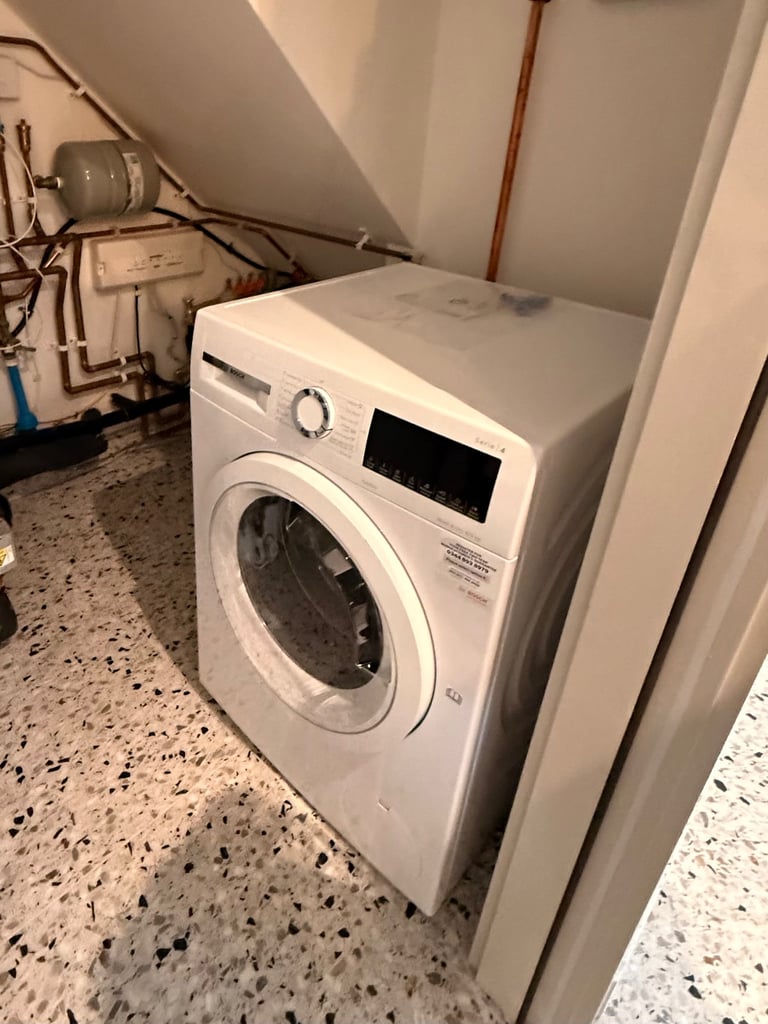 image for NEW Bosch Series 4 Washer dryer 8/5 kg max. 1400 rpm (5 year warranty)