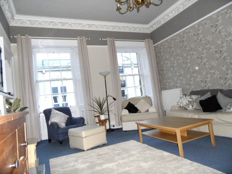 image for Beautiful spacious 3-bedroom flat available from 1st November - South Clerk Street