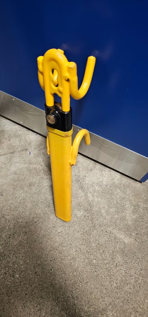 Solid Car steering wheel lock