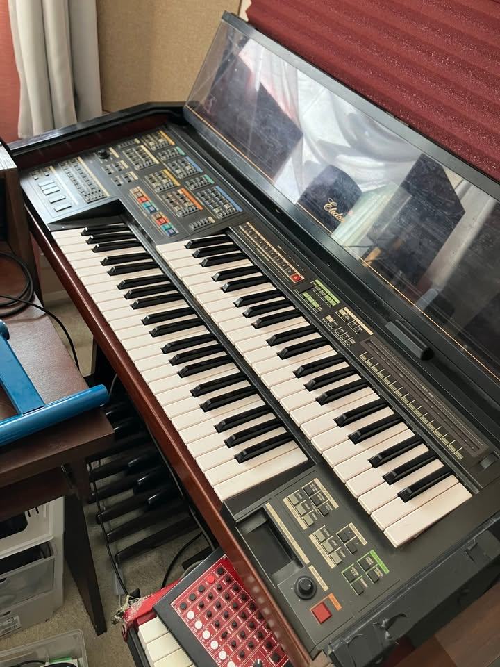 image for FREE Vintage Yamaha Electone Organ MR-700