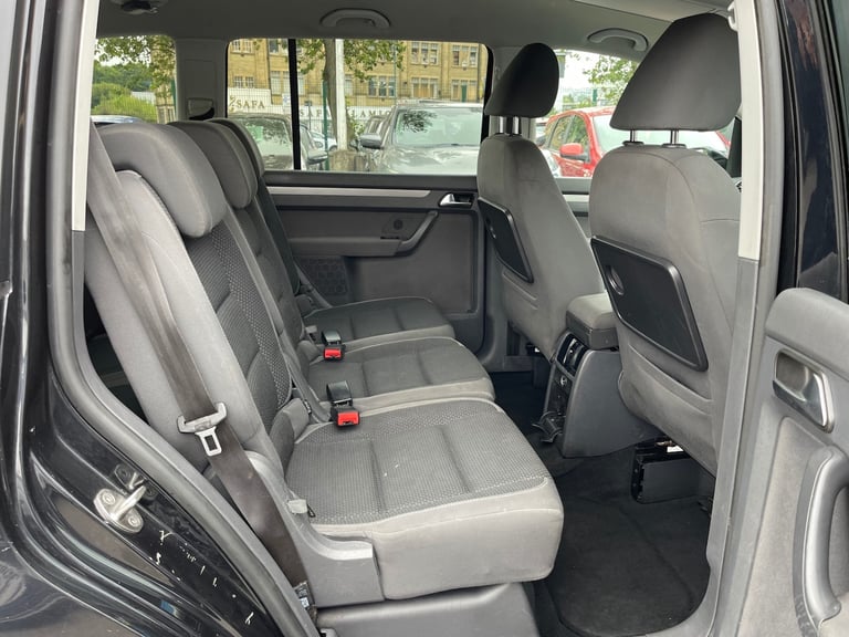 2011 Volkswagen Touran 1.6 TDI 105 SE 5dr DSG MPV Diesel Automatic