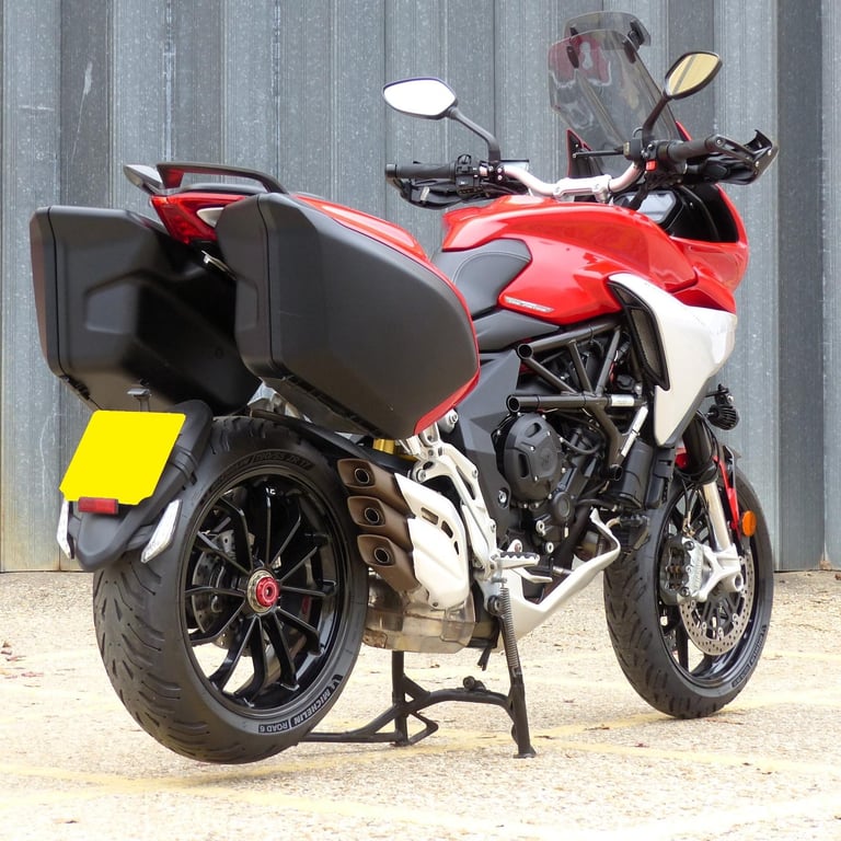 2018 MV AGUSTA TURISMO VELOCE 800 LUSSO – STUNNING, FSH, EXCELLENT CONDITION