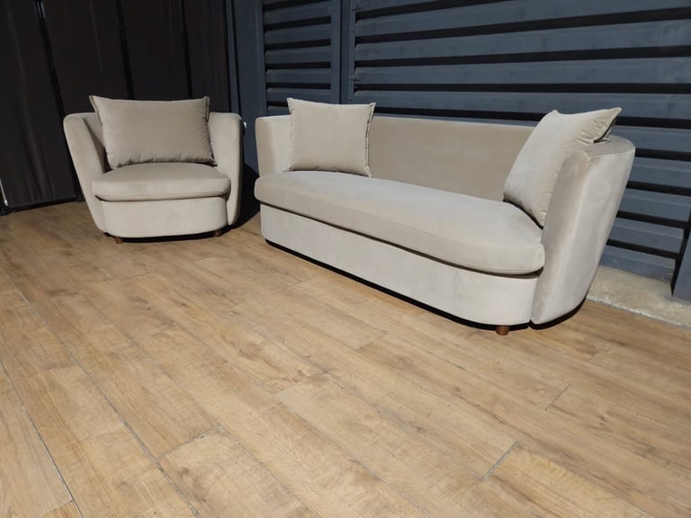 image for Unused Velvet 3 Seater Sofa & Cuddle Chair