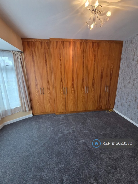 3 bedroom house in Clyfford Road, Ruislip, HA4 (3 bed) (#2628570)