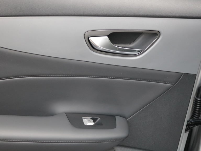 2025 MG MGS5 64kWh Trophy Long Range SUV 5dr Electric Auto (231 ps) HATCHBACK Electric Automatic