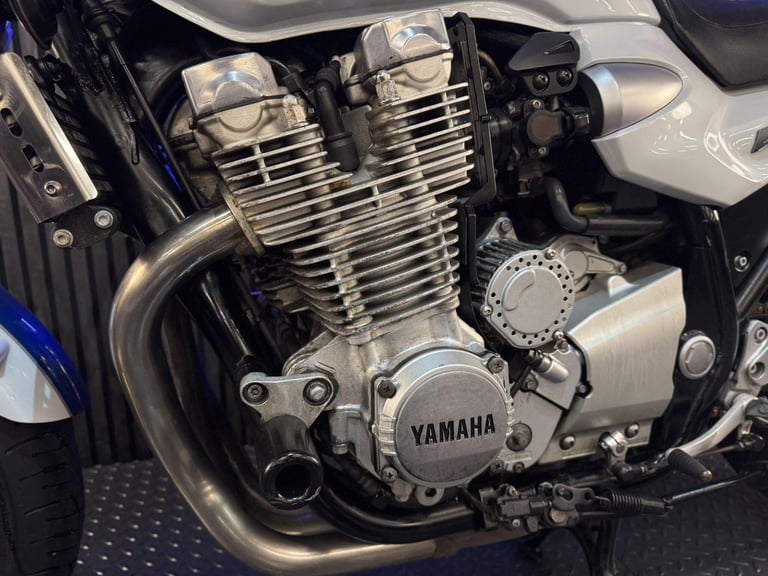 2009 Yamaha XJR1300 09