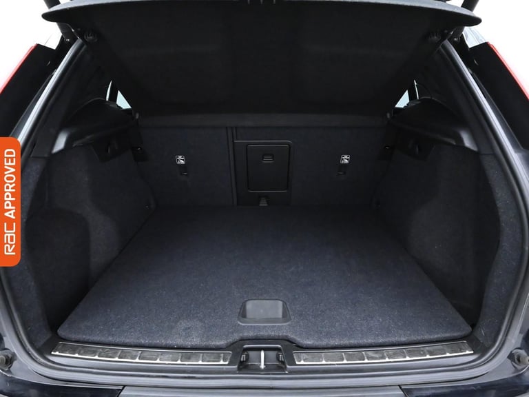 2019 Volvo XC40 2.0 D4 R-Design SUV 5dr Diesel Auto AWD Euro 6 (s/s) (190 ps) SUV DIESEL Automatic