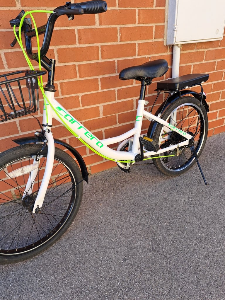 Ladies or kids small shopper bike brilliant condition ideal for birthday present 