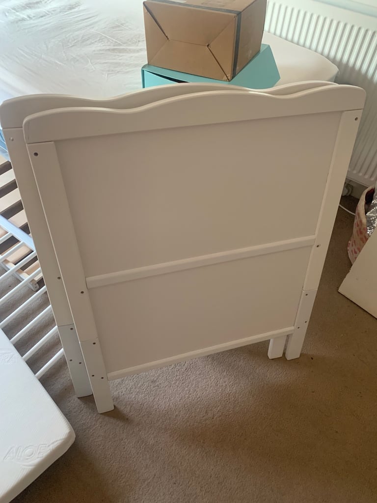 New baby cot