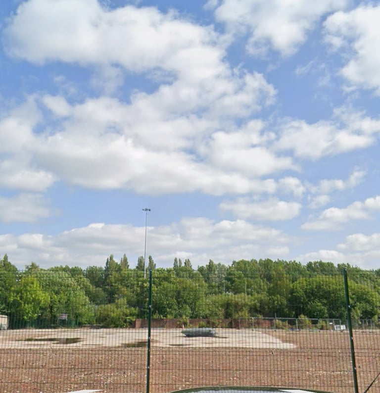 Yards, Land, Compounds to rent 