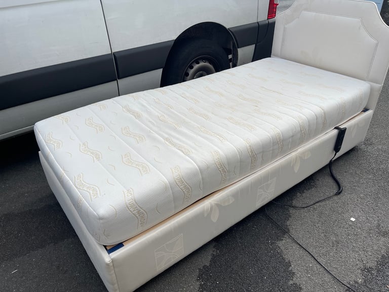 Single electric adjustable bed £80 delivered