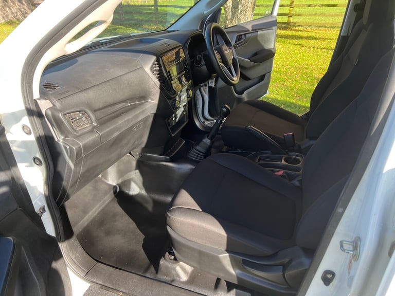 ISUZU D-MAX 1.9 TD 164PS UTILITY MANUAL 4WD 4X4 D/CAB PICKUP 71 REG 59,600 MILES