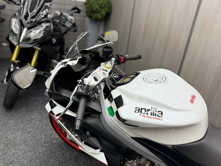 2024 74 Aprilia RS660 EXTREMA ABS - SC PROJECT SYSTEM - 713 MILES!