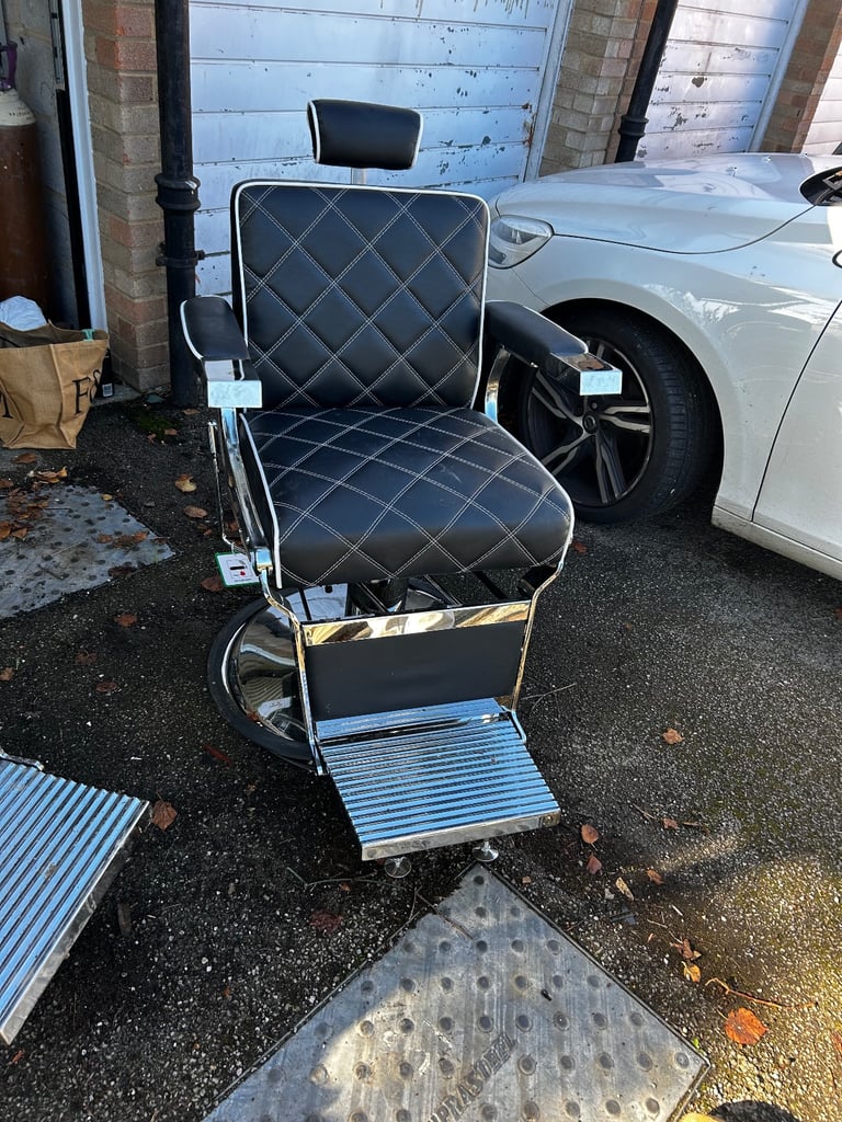 3xBarber chairs ( must go today ) 