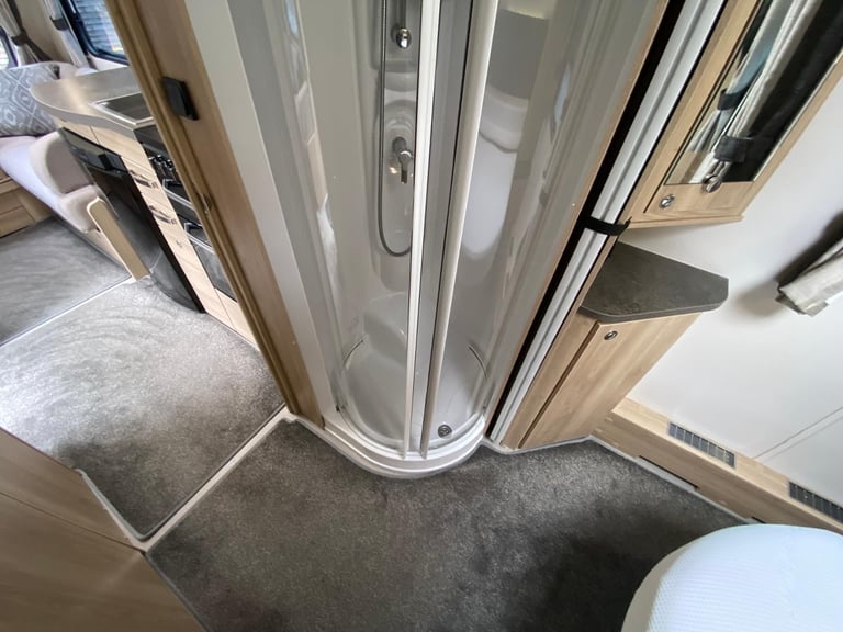 ELDDIS CRUSADER AURORA - 2019 - ISLAND BED - 4 BERTH - MOVER - PRISTINE 