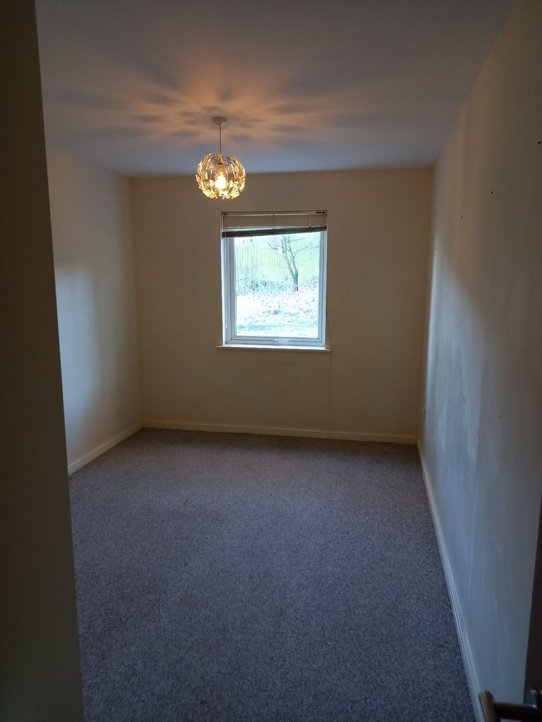**LET BY**2 BEDROOM LARGE FLAT**LANCASHIRE COURT**BURSLEM**