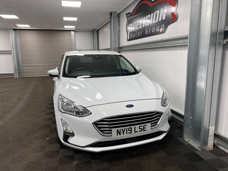 2019 Ford Focus 1.0T EcoBoost Zetec Euro 6 (s/s) 5dr HATCHBACK Petrol Manual
