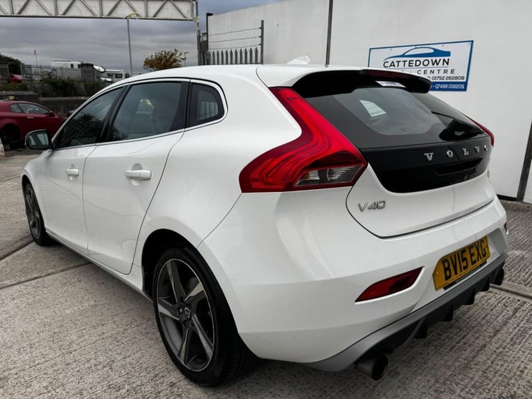 2015 15 VOLVO V40 1.6 D2 R-DESIGN LUX HATCHBACK 5DR DIESEL MANUAL EURO 5 (S/S) (