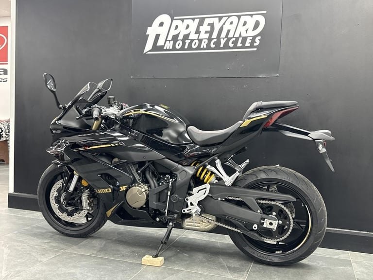 QJ MOTOR SRK 800 RR