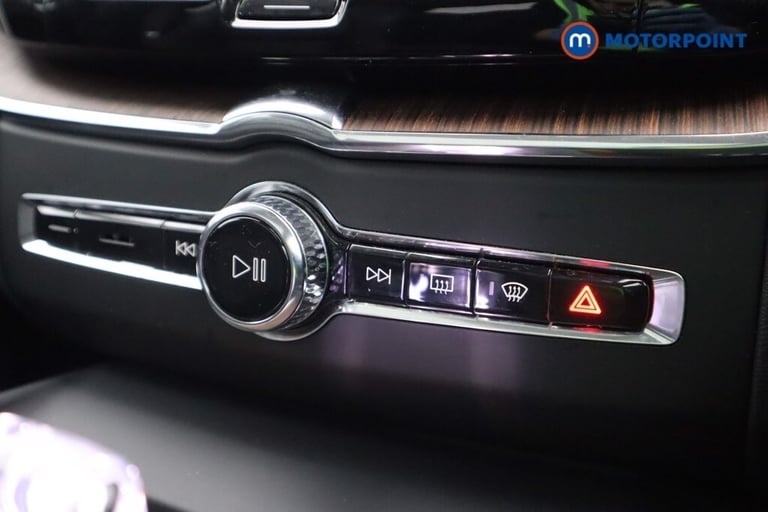 2023 Volvo XC60 2.0 B5P Ultimate Dark 5dr AWD Geartronic SUV Petrol Automatic