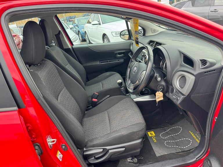 2014 Toyota Yaris 1.33 VVT-i Icon+ 5dr HATCHBACK Petrol Manual