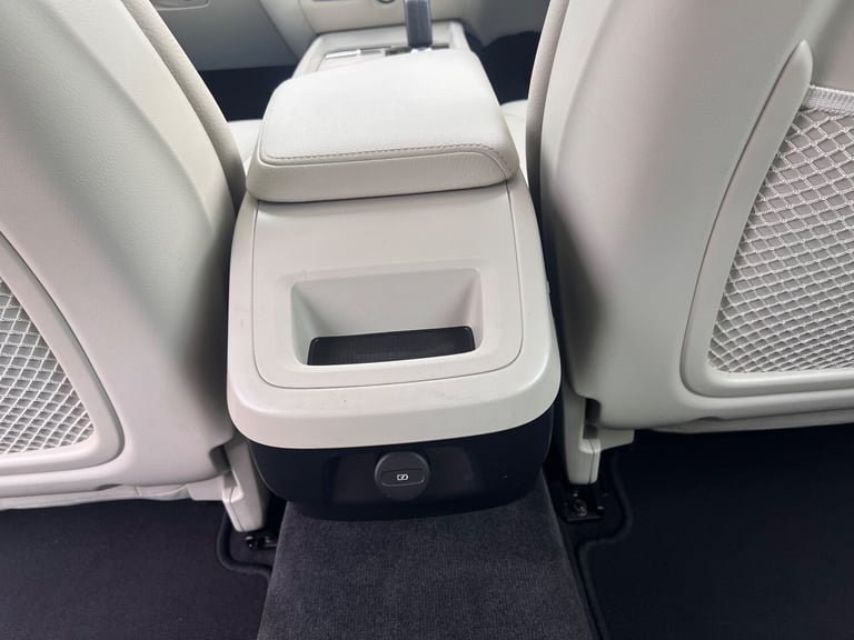 2020 Volvo V60 2.0 B3 MHEV Momentum Estate 5dr Petrol Hybrid Auto Euro 6 (s/s)