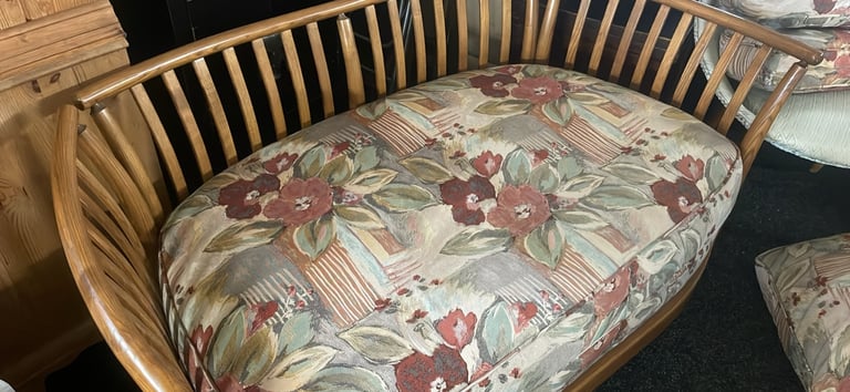 Ercol 2 seater seetee