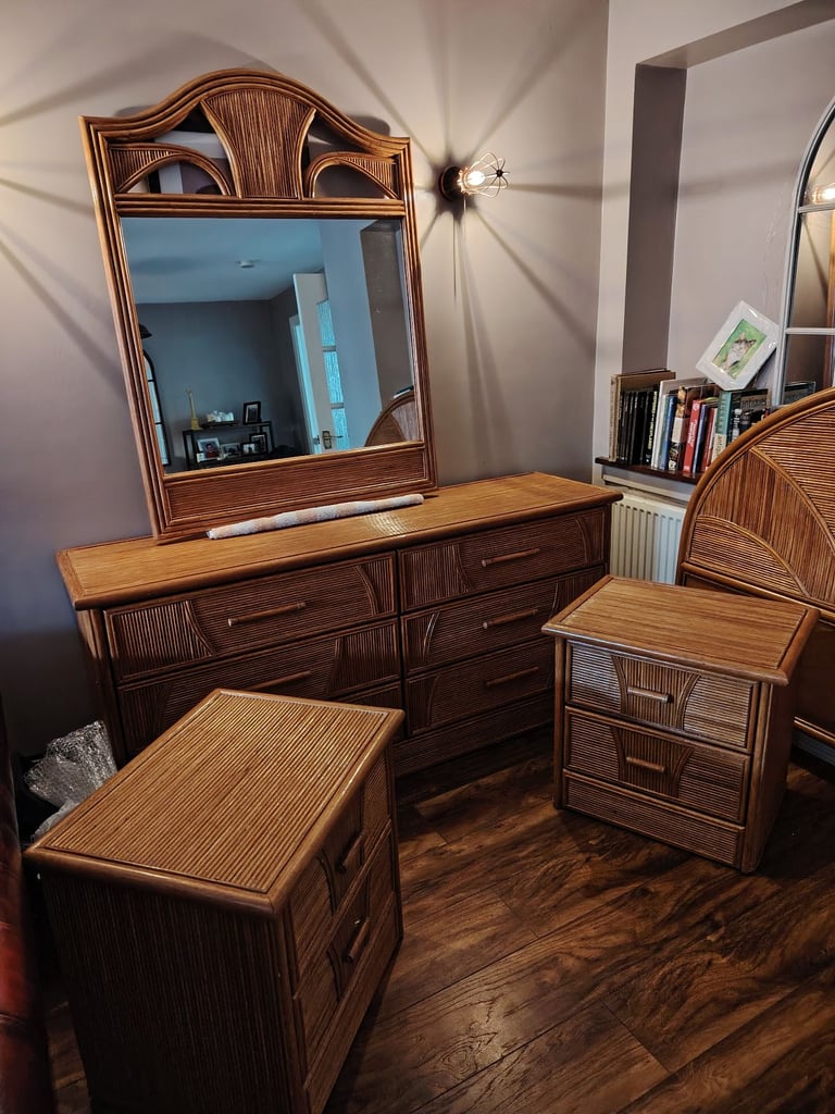 1970s Italian bedroom furniture set