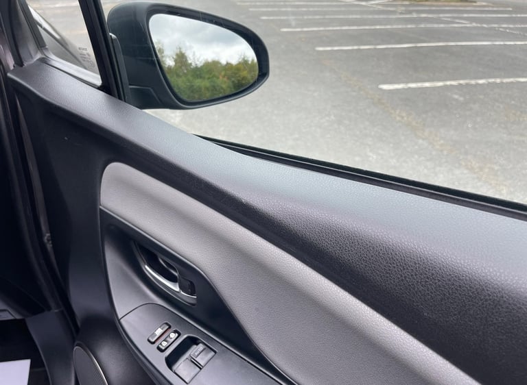 2015 Toyota Yaris 1.33 VVT-i Icon 5dr HATCHBACK Petrol Manual