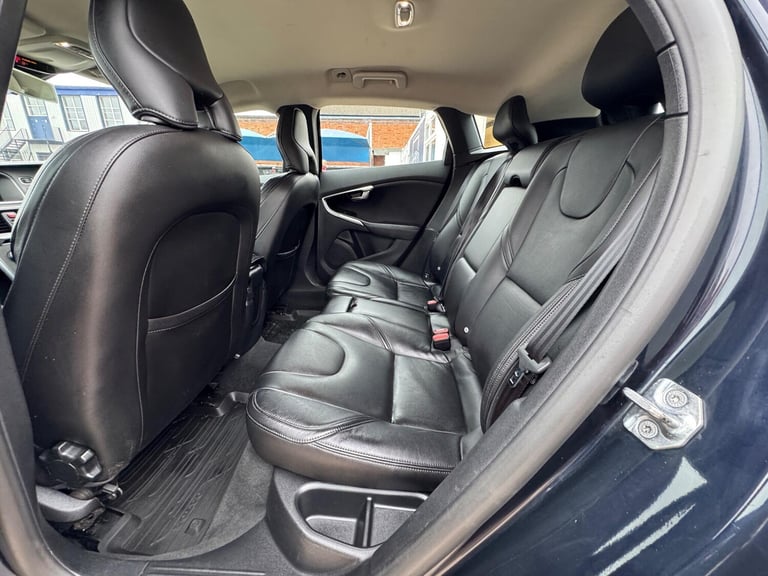 2016 Volvo V40 2.0 D3 SE Lux Nav Euro 6 (s/s) 5dr HATCHBACK Diesel Manual