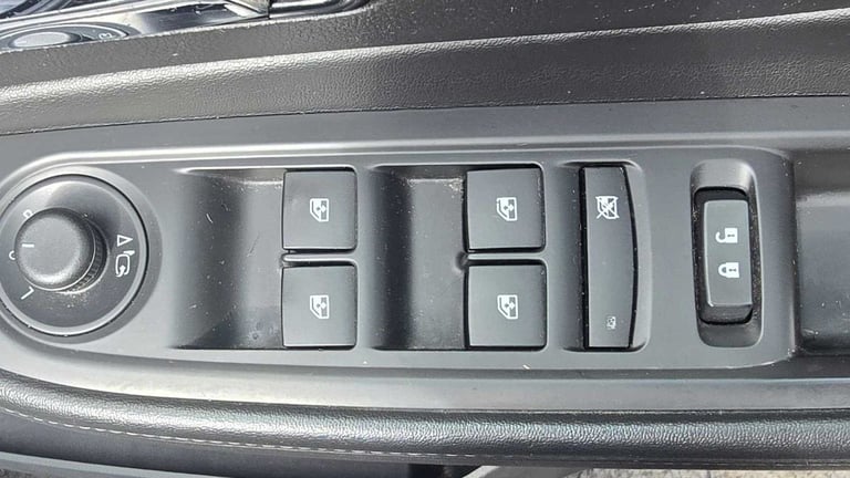 2017 Vauxhall Mokka X 1.4T ecoTEC Elite 5dr Hatchback Petrol Manual