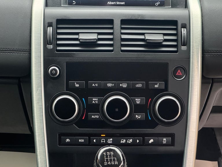 2017 Land Rover Discovery Sport 2.0 TD4 SE Tech 4WD Euro 6 (s/s) 5dr ESTATE Diesel Manual