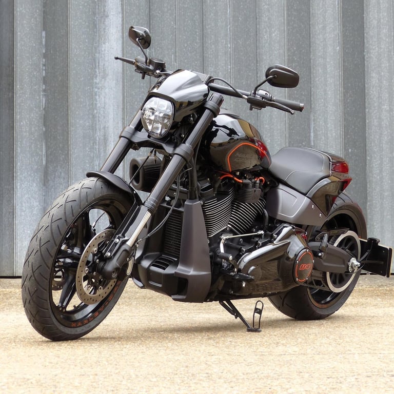 HARLEY DAVIDSON FXDRS SOFTAIL 114 1868. A MUSCLE CRUISER IN PERFECT CONDITION.