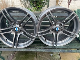 2x Genuine BMW 19” front alloys