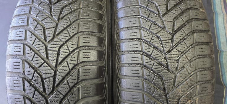 205 60 16    2 x tyres Yokohama Wdrive All Season