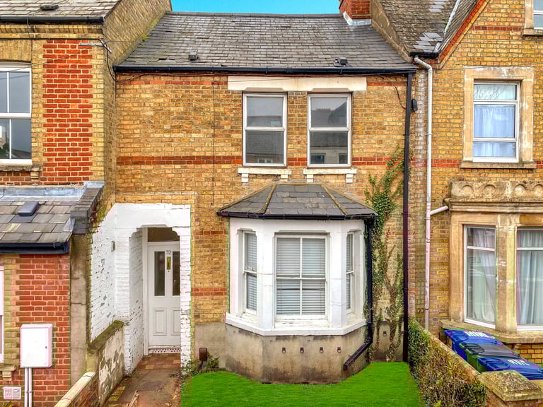 1 bedroom in Bullingdon Road, Oxford, OX4 Book Online - The Rent Guru {371}