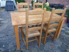 Solid Oak Dining Table & 4 High Backed Dining Chairs in VGC