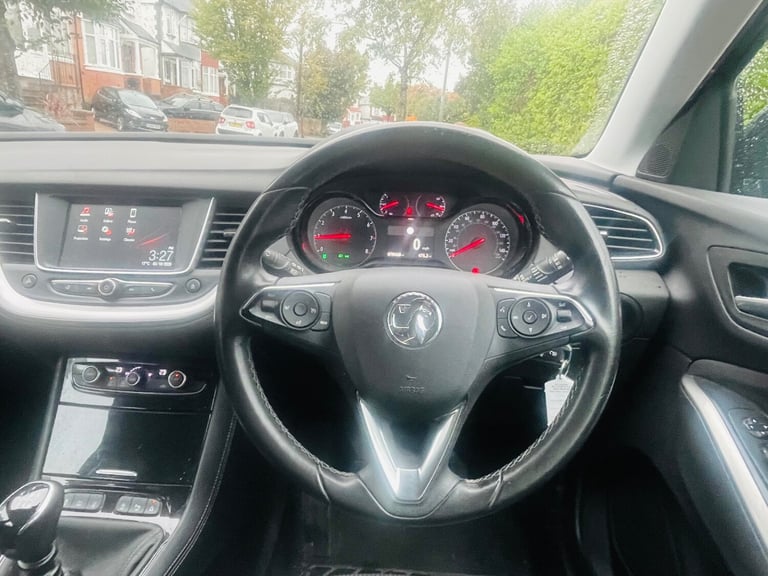2018 Vauxhall Grandland X 1.2 Turbo SE 5dr HATCHBACK Petrol Manual