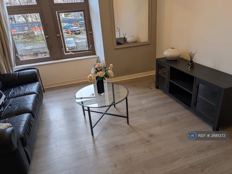1 bedroom flat in Byres Road, Glasgow, G11 (1 bed) (#2681373)