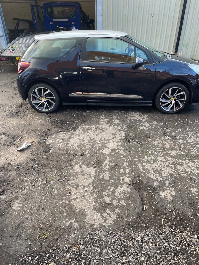 Citroen, DS3, Hatchback, 2015, Manual, 1199 (cc), 3 doors