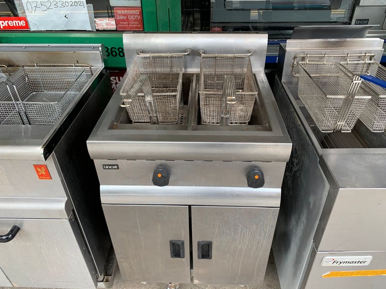 LINCAT GAS TWIN TANK FRYER CATERING COMMERCIAL KITCHEN FAST FOOD SHOP RESTAURANT CAFE TAKE AWAY