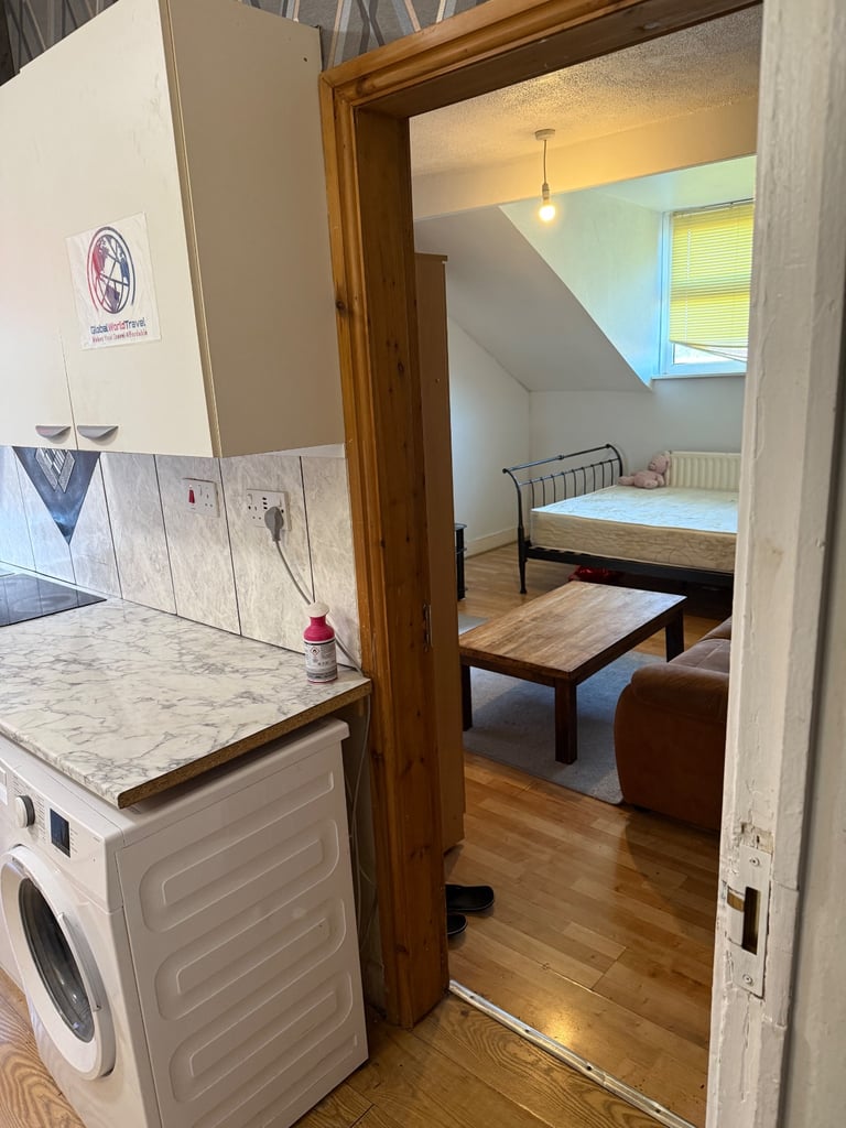 A large Studios Flat in B6, self contained at £850 per month all inclusive of bills