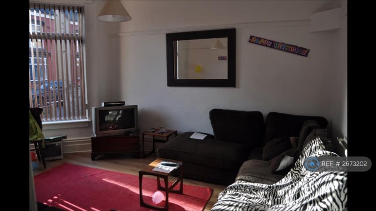 7 bedroom house in Curzon Avenue, Manchester, M14 (7 bed) (#2673202)