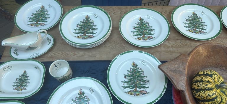 Spode Christmas dinner set 