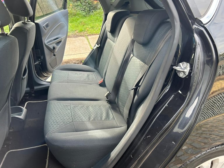 2009 Ford Fiesta 1.4 Titanium 5dr Auto HATCHBACK Petrol Automatic