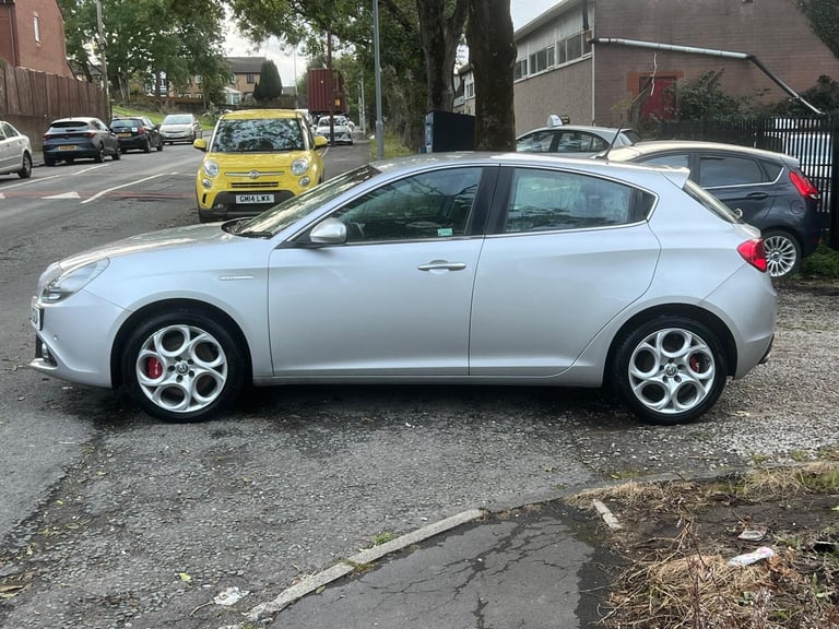 2016 Alfa Romeo Giulietta 1.6 JTDM-2 Super Euro 6 (s/s) 5dr HATCHBACK Diesel Manual