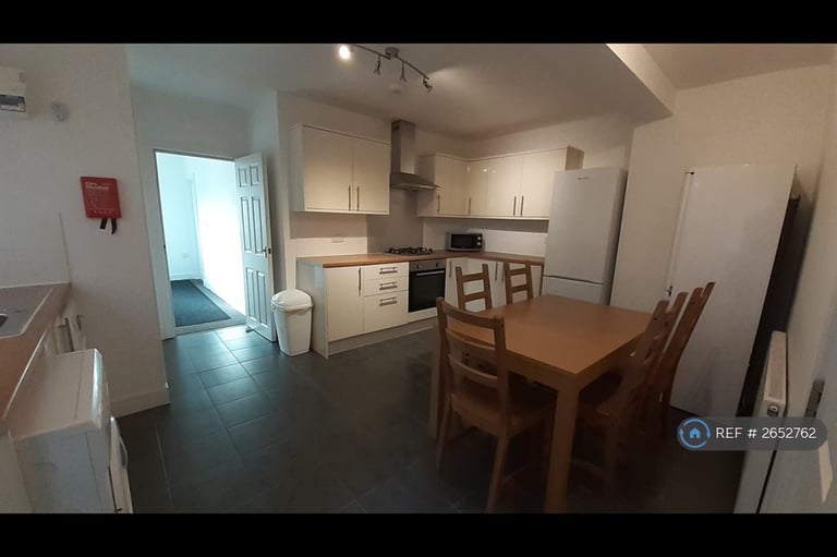 5 bedroom house in Charter Avenue, Coventry, CV4 (5 bed) (#2652762)
